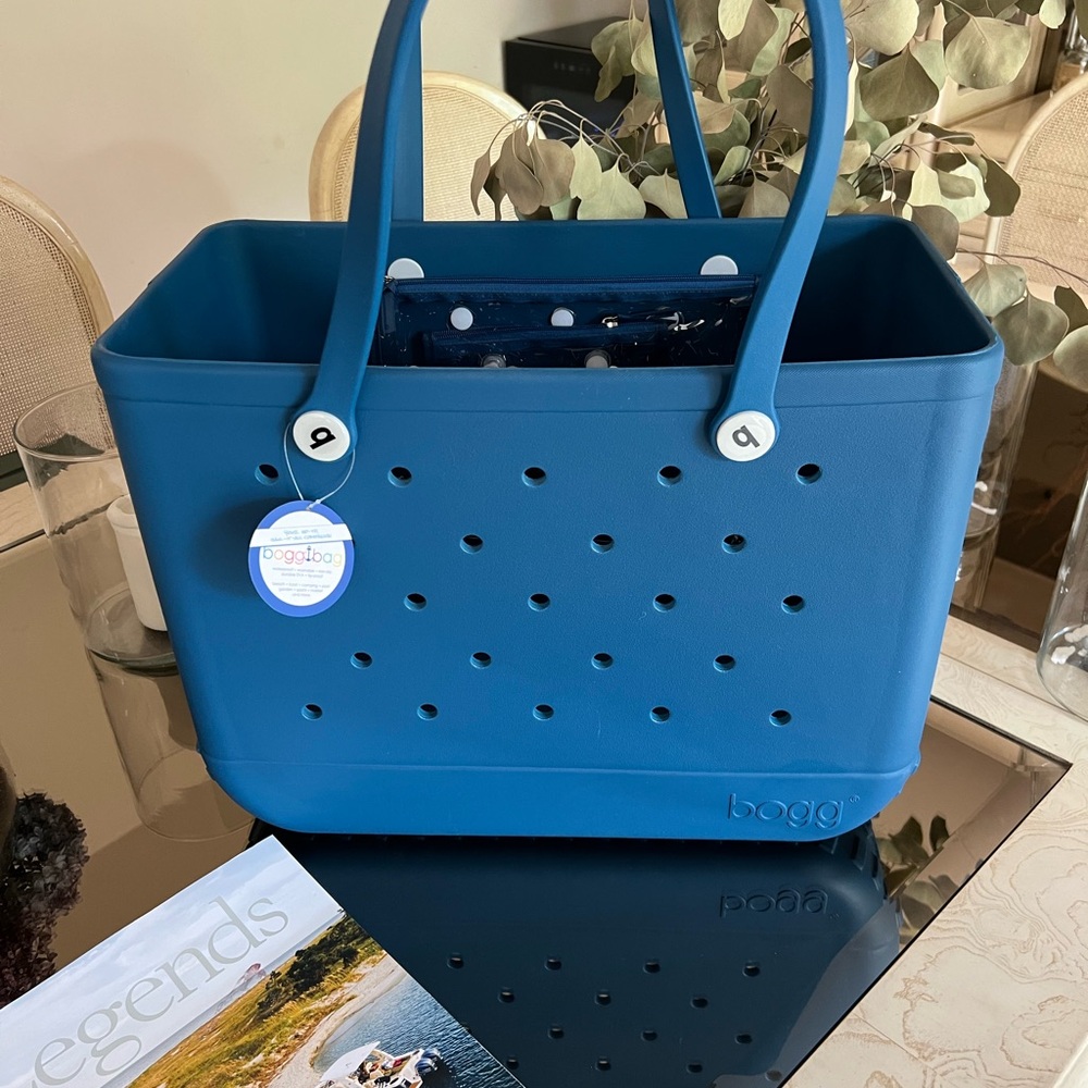 NWT Authentic ORIGINAL BOGG BAG, Shake your Tail Feathers in Peacock